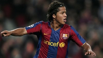 نجم برشلونة السابق يقترب من الدوري السعودي