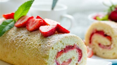 حضري سويسرول بالفراولة بهذه الطريقة 