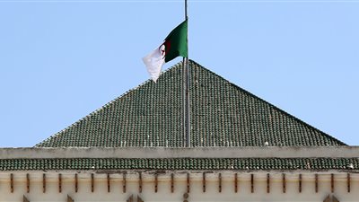 محكمة جزائرية تأمر بالحجز على ممتلكات رجل الأعمال علي حداد في 15 ولاية