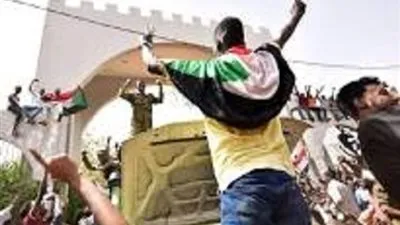 مبعوث إثيوبيا ومتظاهرون سودانيون يبحثان المحادثات مع المجلس العسكري