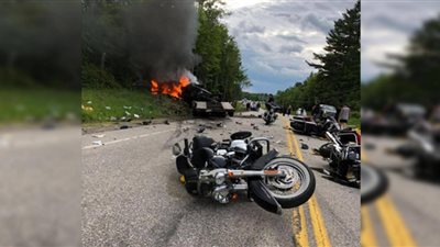 قتلى وجرحى في حادث تصادم بين شاحنة شاحنة و 6 دراجات نارية بأمريكا