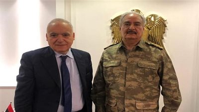 المشير حفتر يستقبل المبعوث الأممي بمقر القيادة العامة في الرجمة