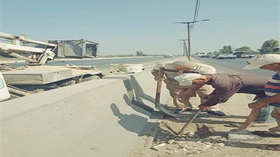 تجديد الأعمدة المتهالكة ببركة السبع