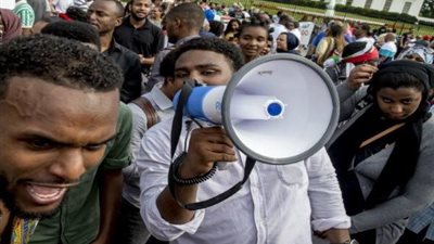 المتظاهرون في السودان يقبلون اقتراح إثيوبيا للانتقال السياسي