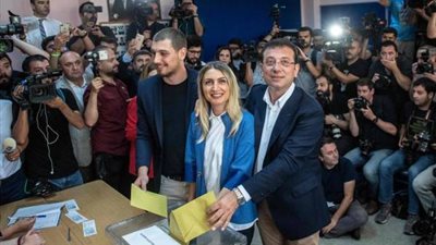 مرشح أردوغان يقر بهزيمته في انتخابات إسطنبول