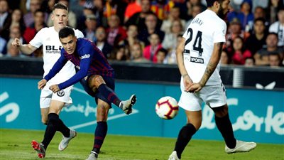 نجم وسط برشلونة على وشك الإنتقال إلى باريس سان جيرمان