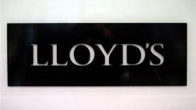 المنافسون يتبنون أسعارًا مرتفعة مع تخلي لويد عن بعض التأمين على السفن