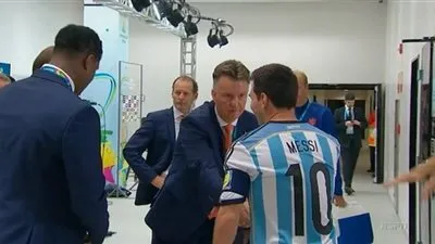 فان خال: ميسي سر عدم فوز برشلونة بدوري الأبطال لـ5 سنوات