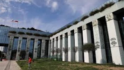 محكمة بالاتحاد الأوروبي تصدر حكما بشأن إصلاحات قضائية مثيرة للجدل في بولندا