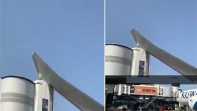 طائرة كويتية تصطدم ببوابة جسر في مطار نيس الفرنسي (فيديو)