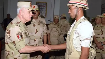عاجل.. رئيس الأركان يشهد المرحلة الرئيسية للمشروع التكتيكي بجنود 