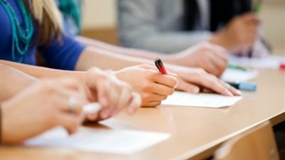 بدء امتحان مادتي الكيمياء والجغرافيا للثانوية العامة