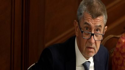 الحكومة التشيكية تواجه اقتراع بحجب الثقة بسبب فضيحة رئيس الوزراء