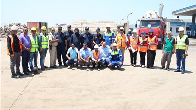 مناورة بميناء دمياط للتدريب على التعامل مع جسم غريب (صور)