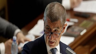 مجلس الوزراء التشيكي ينجو من حجب الثقة عن فضيحة رئيس الوزراء
