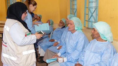 الهلال الأحمر الإماراتي يستكمل حملة مكافحة أمراض العيون في المغرب