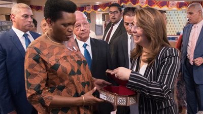 سيدة بوروندي الأولى تزور وزارة التضامن