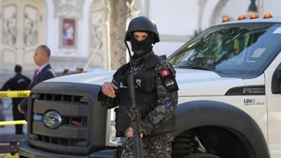 عاجل.. قتلى وجرحى في تفجير انتحاري بتونس