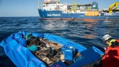 الاتحاد الأوروبي لإيطاليا: يجب إيجاد حل سريع للمهاجرين على متن قارب الإنقاذ