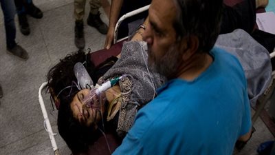 مقتل 11 طالبًا في حادث حافلة بكشمير الهندية