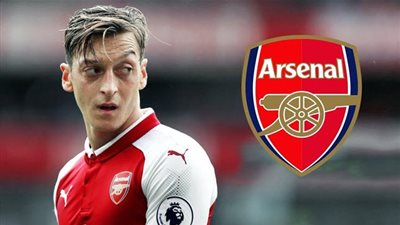 أوزيل مستمر مع آرسنال