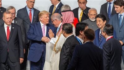 أردوغان يغير مكانه في قمة العشرين مكانه للتودد إلى ترامب