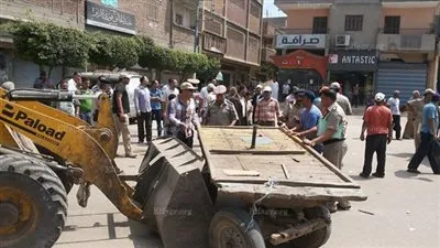 ​ضبط 83 مخالفة إشغال طريق في قنا