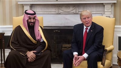 ترامب يناقش مع ولي العهد السعودي استقرار سوق النفط