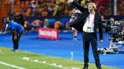 ديسابر يتوعد منتخب مصر ويتحدث عن نقاط ضعف الفراعنة