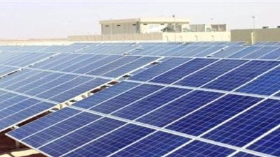 أبوظبي.. أكبر محطة طاقة شمسية بالعالم تبدأ التشغيل التجاري