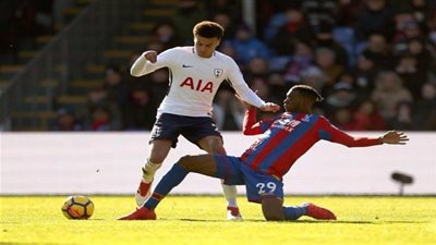 مانشستر يونايتد يعلن ضم مدافع كريستال بالاس رسميا