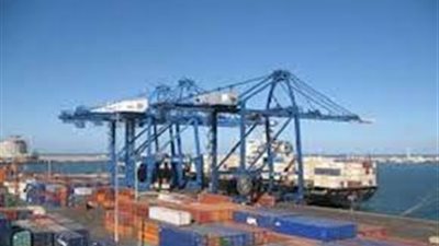 ميناء دمياط يستقبل 7 سفن حاويات وبضائع 