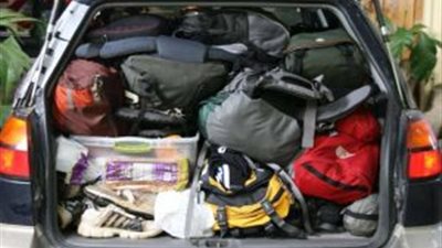 تعرف على الطريقة الآمنة لترتيب حقائب السفر بالسيارة