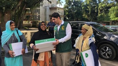 تسليم 50 طنا من التمور هدية المملكة لجمهورية موريشيوس