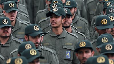 قائد في الحرس الثوري الإيراني يحذر أمريكا من قرار الحرب 