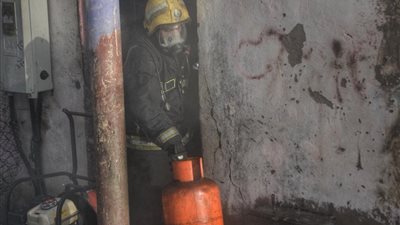 وفاة رجل وامرأة جراء حريق منزل في جدة (صور)