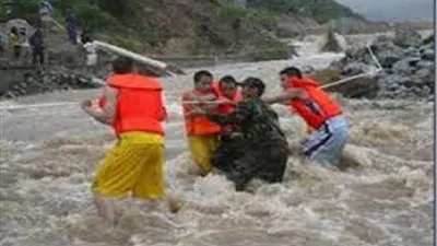 أمطار غزيرة تجبر أكثر من مليون شخص علي مغادرة جنوب اليابان