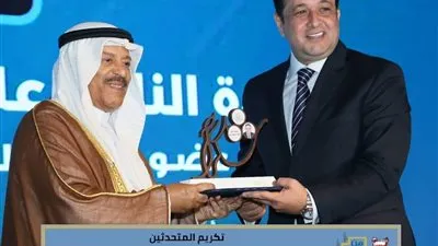 رئيس مجلس الشورى البحريني يكرم علاء عابد (صور)