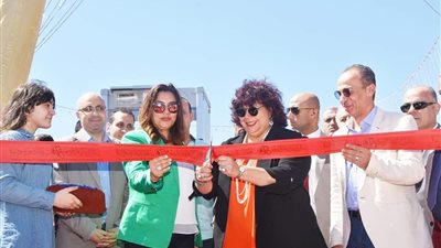 وزيرة الثقافة تفتتح معرض الكتاب وتتبني مشروع إدرك 