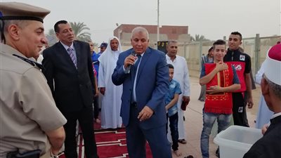 محافظ الوادي الجديد: دعم مركز الفرافرة بإدارات حكومية تسهيلاً على المواطنين