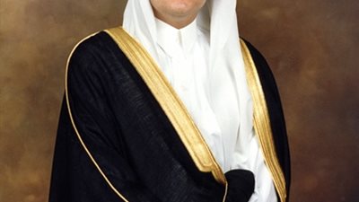 سعود بن نايف يتلقى العزاء في والدته