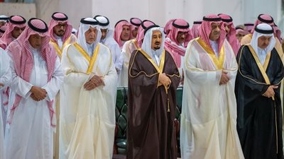 صلاة الجنازة على الأميرة الجوهرة بنت عبدالعزيز في المسجد الحرام (صور)