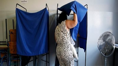 بدء التصويت في الانتخابات البرلمانية باليونان 