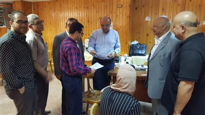 نائب رئيس جامعة المنصورةيتفقد سير العمل بمكتب التنسيق