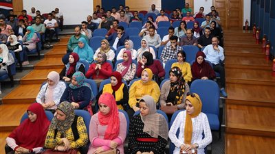 تدريب ٣٠٠ طالب على الدخول لسوق العمل بميناء دمياط 