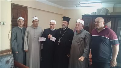 أوقاف دمياط تستقبل راعي كنيسة الروم والأب 