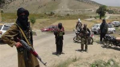 الأفغان وطالبان يتحدثان عن مستقبل سلمي في قطر.. والحرب تستمر في الداخل