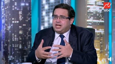 محسن عادل: دول القارة الأفريقية تشهد حالة من التطور في بنيتها الأساسية