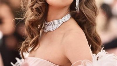 تسريحات شعر لعروس هذا العام (صور)