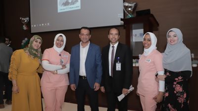 كلية التمريض بجامعة المنصورة تحصل على درع التميز (صور)